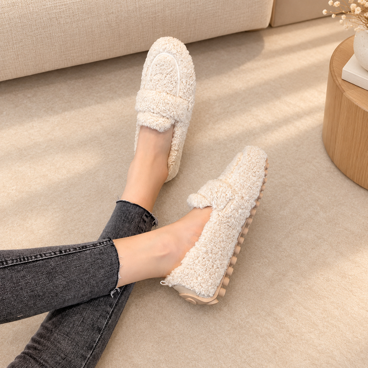 Amélie Bruges | Chaussons Douillets en Teddy