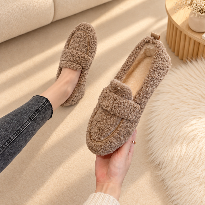 Amélie Bruges | Chaussons Douillets en Teddy