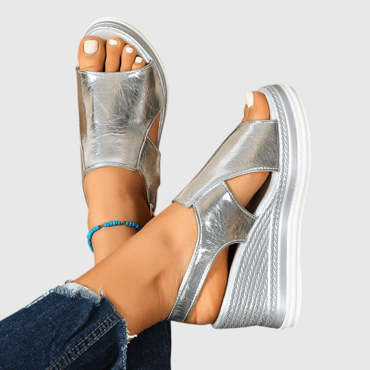 Baylie - Sandales Stylées Métalliques